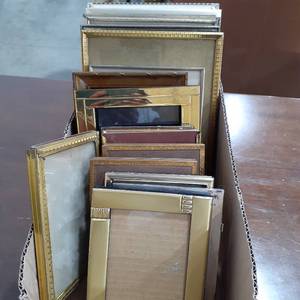 lot 1554 image: 7 x 5. 8.5 x 6 and 8 x 10 picture frames