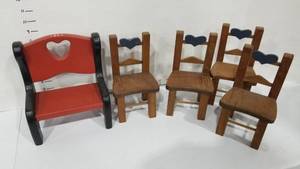 lot 2119 image: Doll furniture