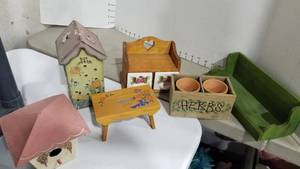 lot 2123 image: Doll furniture and accessories