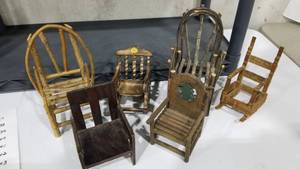 lot 2124 image: Doll furniture