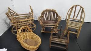 lot 2152 image: Doll furniture