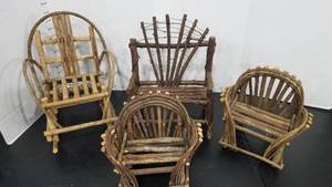 lot 2154 image: Doll furniture