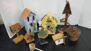 lot 2157 image: Doll accessories