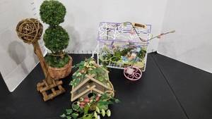 lot 2164 image: Doll furniture and accessories