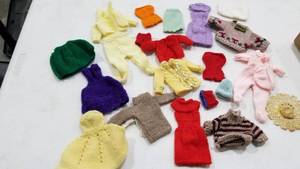 lot 2206 image: Barbie clothes