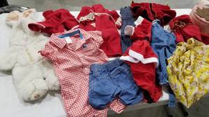 lot 2211 image: Doll clothes