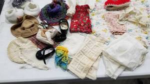 lot 2218 image: Doll clothes