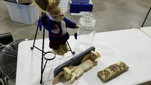 lot 2223 image: Rabbit on stand, shelf, jar