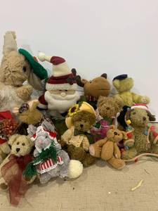 lot 2409 image: Stuffed toys