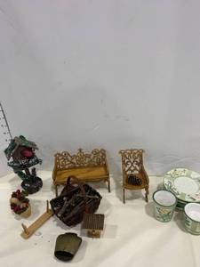 lot 2422 image: Doll house furniture and decor