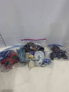 lot 2433 image: Dollhouse items and more