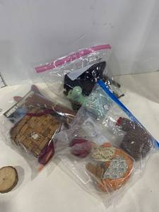 lot 2434 image: Doll house items