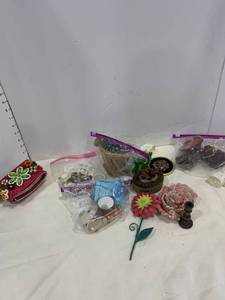lot 2441 image: Dollhouse items and more