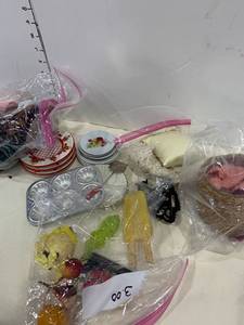 lot 2470 image: Doll house items and more