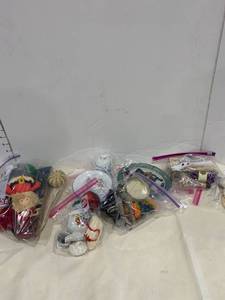 lot 2495 image: Dollhouse items and more
