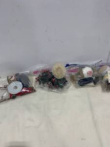 lot 2510 image: Dollhouse items