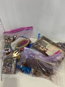 lot 2511 image: Doll house items