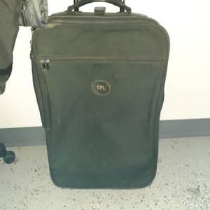 lot 3076 image: Carry on suitcase, briefcase and a garmet bag
