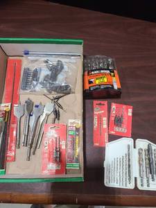 lot 4007 image: Assorted bits