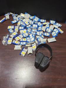 lot 4014 image: Earplugs and hearing protectors