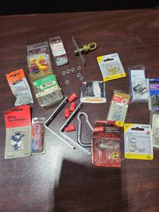 lot 4025 image: Screws, washers, more