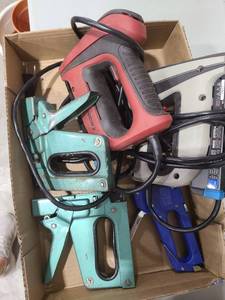 lot 4030 image: Staple guns