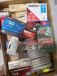 lot 4031 image: Staples