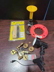 lot 4033 image: Steel tape, grout squeegee, clamp lamp, door hardware