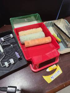 lot 4038 image: Paint trays and rollers