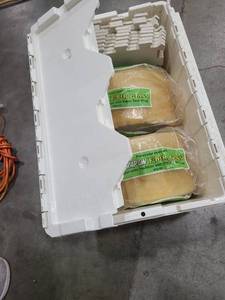 lot 4053 image: Tote with wrap-on fiberglass insulation, cable ties, interlocking foam flooring
