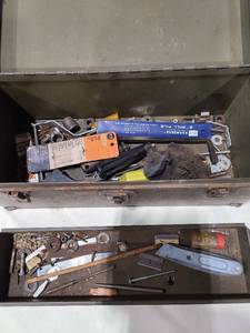 lot 4119 image: Toolbox with contents