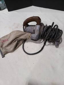 lot 4124 image: Vintage singer vacuum