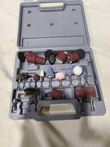 lot 4131 image: Dremel bits in case