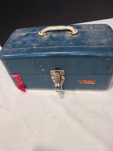 lot 4134 image: Toolbox
