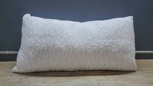 lot 33335 image: Home Goods Coop Pillow, 33 Long