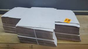 lot 33355 image: Lot of About 50 Boxes, 12.512.5 With Adjustable Height