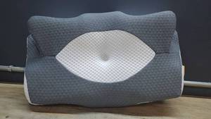 lot 33360 image: Elviros Pillow
