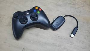 lot 33362 image: Gaming Lot - Controller For XBox and PC Wireless Gaming Receiver