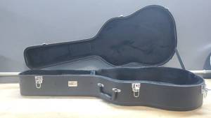 lot 33385 image: GearLux Guitar Case