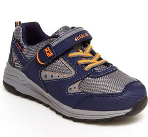 lot 30887 image: Stride Rite Unisex-Child Made2play Xander Athletic Sneaker Boys Size 11W