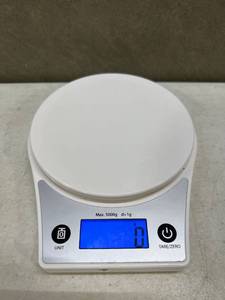 lot 38579 image: Digital Kitchen Scale, Max 5,000 g, White