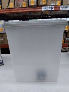 lot 44290 image: IRIS USA Airtight Rolling Pet Food Container
