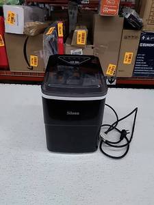 lot 44433 image: Silonn Countertop Ice Maker