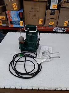 lot 44472 image: Zoeller sump pump