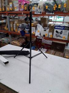 lot 44542 image: Tri pod stand, adjustable up to 82in
