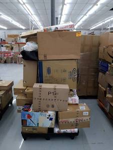 lot 51321 image: Pallet of miscellaneous items