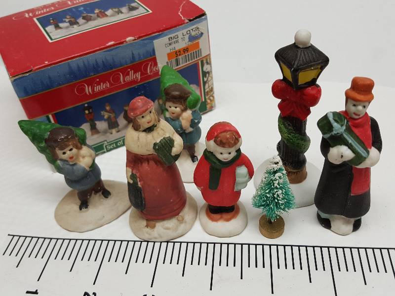 lot 8473 image: Set of 6 Porcelain Winter Christmas table top figures