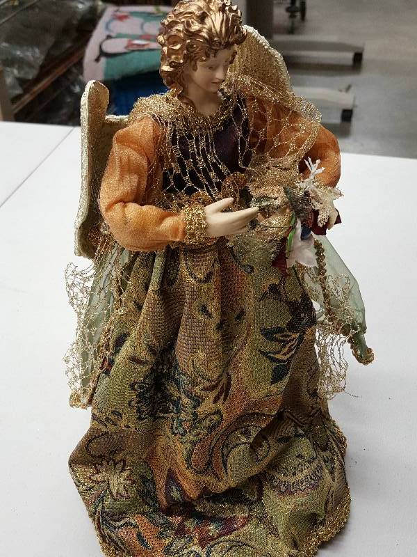lot 8433 image: Angel Tree Topper 13 tall