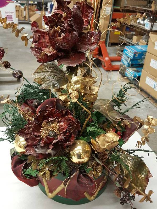 lot 8441 image: Christmas Drum Flower Decor