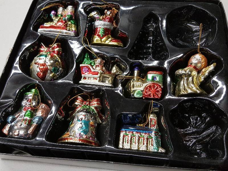 lot 8376 image: Set of 9 Ceramic Christmas Oraments